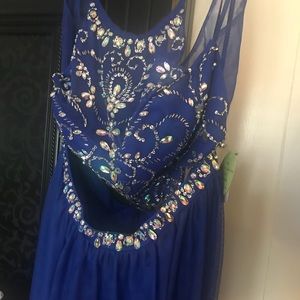 New 2-piece dress from Windsor’s